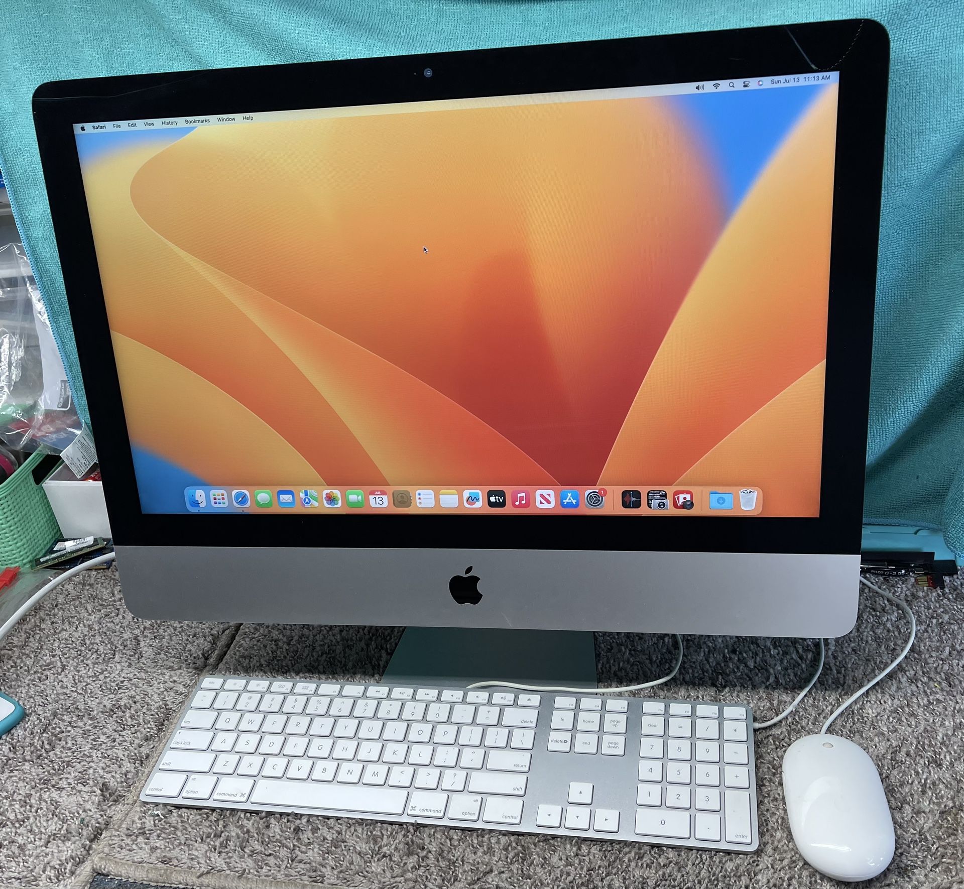 Apple IMac 21.5 “ 2017 - I5 8GB DDR 4 - 256 GB SSD Hard Drive - MacOs Ventura - Great Condition
