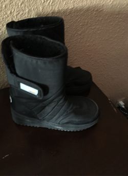 Boy snow boots