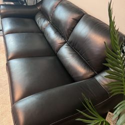 Black Leather Sofa- Excellent Condition 