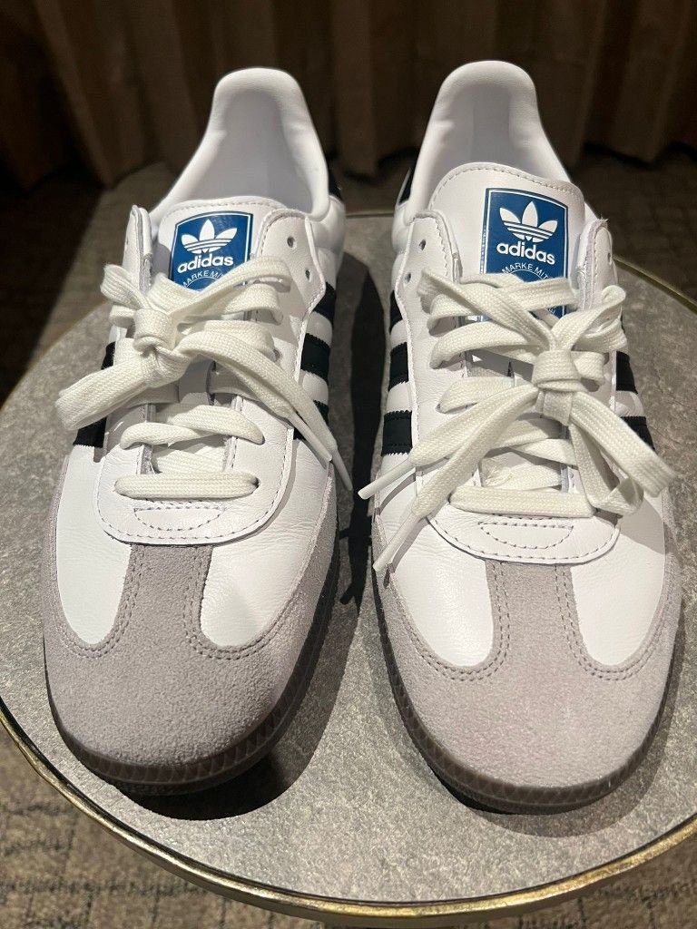 ADIDAS SAMBAS 9.5 INDOOR SOCCER SHOES
