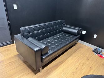 Couch black