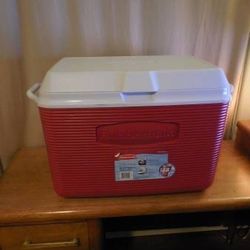 Rubbermaid 48 Quart Cooler