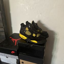 Jordan 4 Thunder Size 11 (Used) 