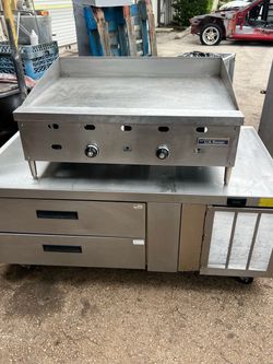 Commercial flat griddle with chef base refrigerator