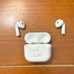 AirPods 4