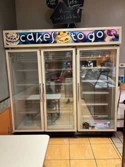 Ice cream cake freezer