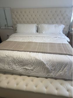King size Bed