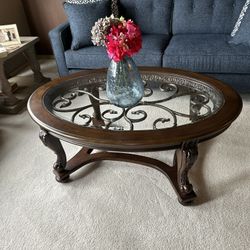 Traditional Coffee Table and End Table Set
