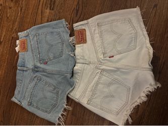 Original Denim Levi’s Women Shorts size 26