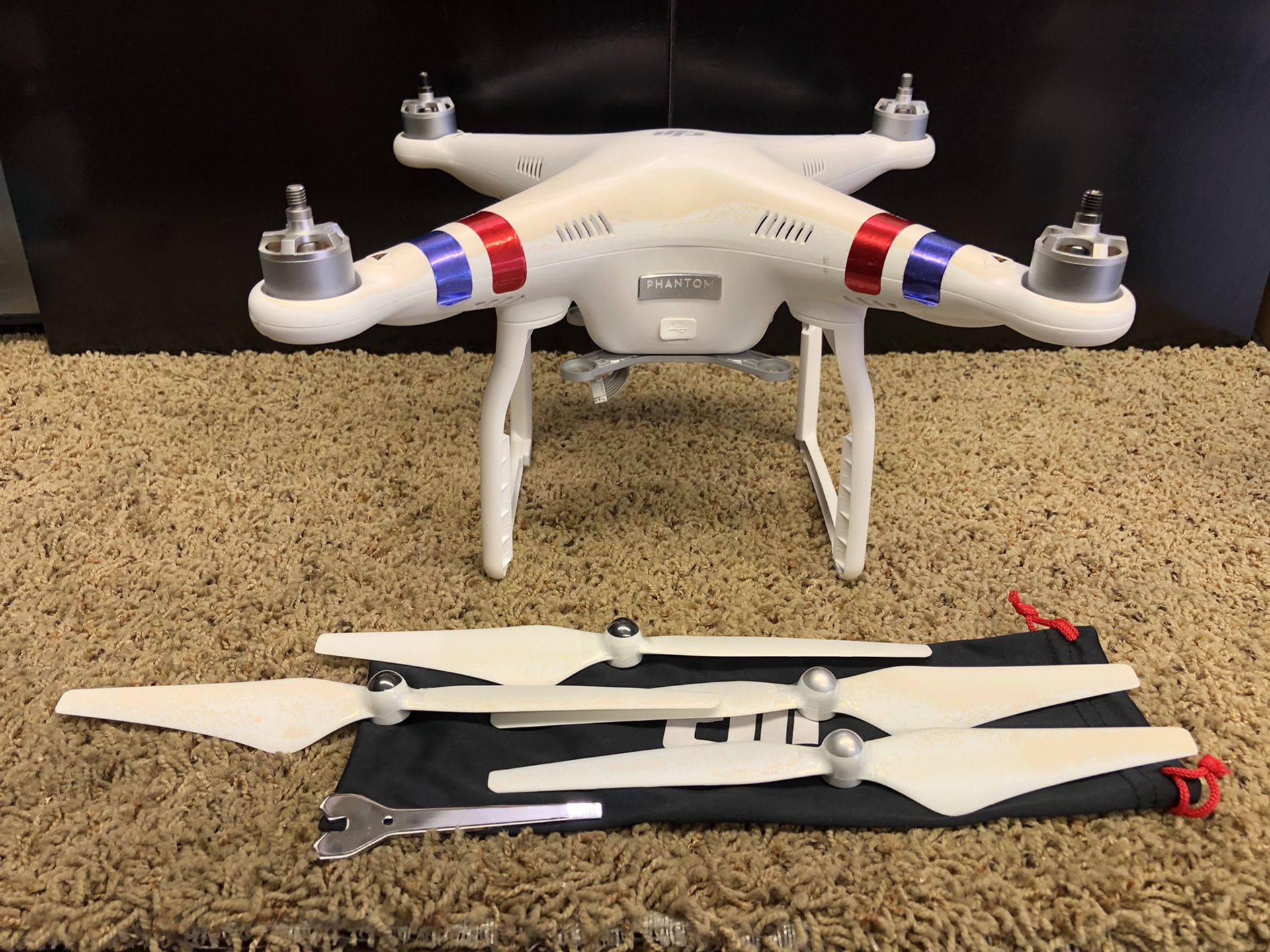 DJI Phantom 3 Advanced (Quadcopter Only) Plus Props