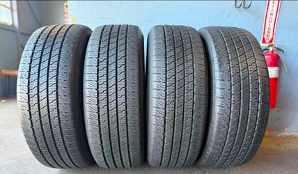 275/55/20 kumho vendo un set de llantas usadas excelente condiciones de vida las 4 ✅🤩I am selling a set of used tires, all 4 in excellent living cond