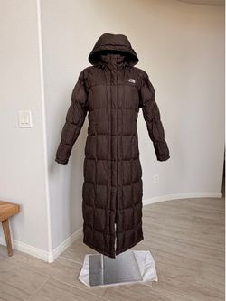 The North Face Women's Size L Long Knee Length 700 Fill Down Metropolis Parka West Las Vegas See My Listings Summerlin