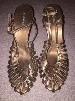 BRAND NEW~WOMEN'S HEELS