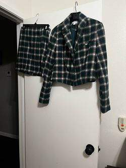 Beautiful size small Green Plaid Cropped Blazer and Mini Skirt Set