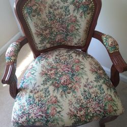 Beautiful Antique Living Room Set Used But Good Condition