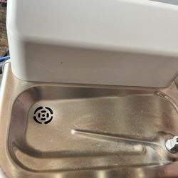 Halsey Taylor Waterfountain HTV8BLQ