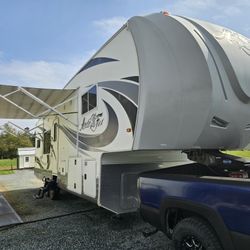 2016 Northwood Arctic Fox Silver Fox Grand Ronde
