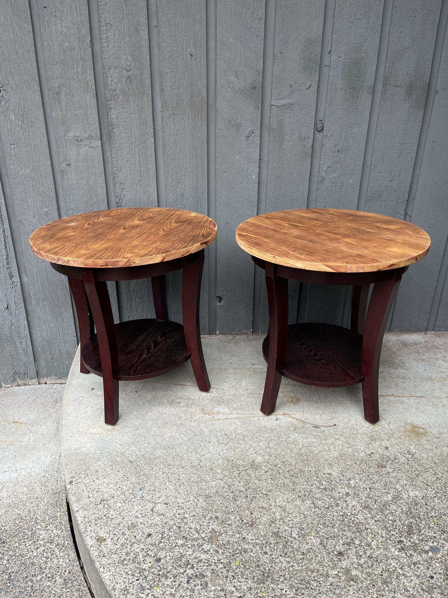 2 Side Tables 