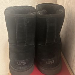 Black Uggs