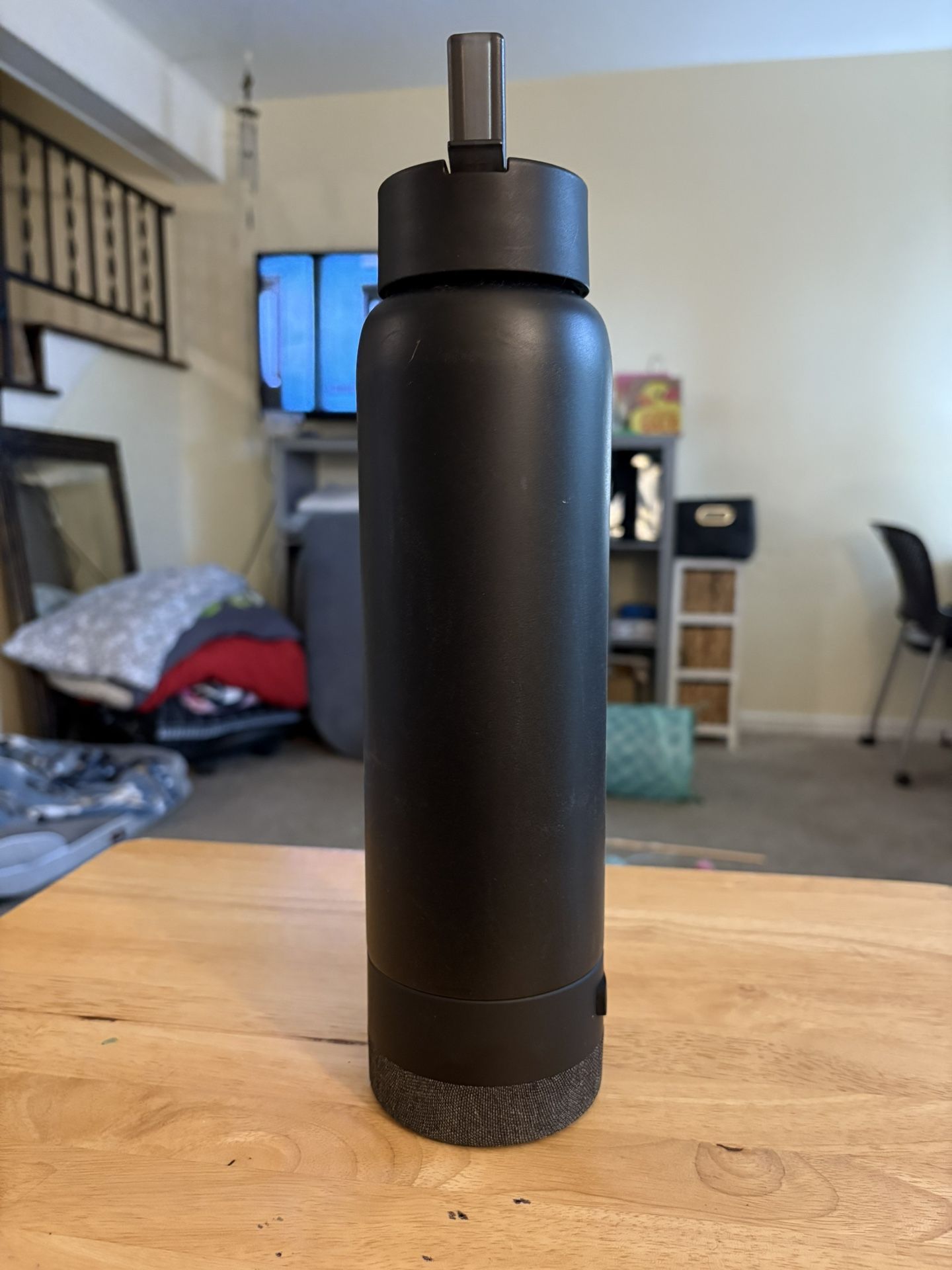 TYLT tumbler w/bluetooth speaker