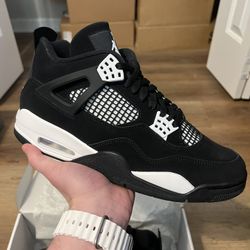 Jordan 4 “White Thunder”