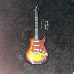 Chroma Cast Guitar Set Sawthooth Guitar