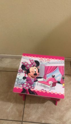 Minnie mouse desk