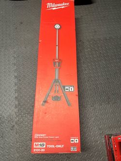 Milwaukee m18 rocket light new