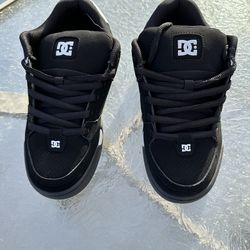 DC COMMAND SIZE 6 SHOES
