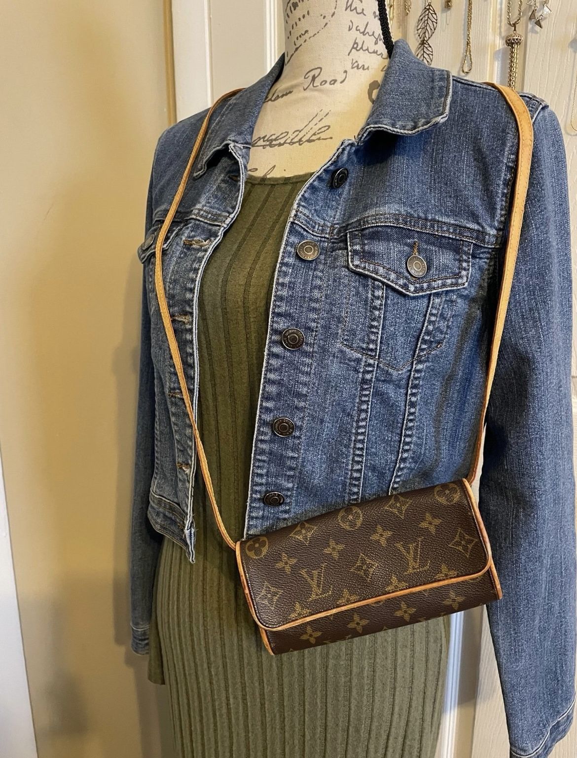 Louis Vuitton Pochette Twin Shoulder Bag