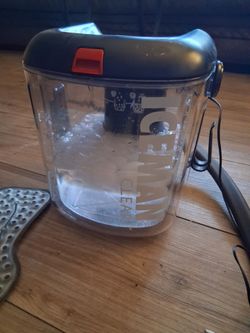 Ice therapy machine