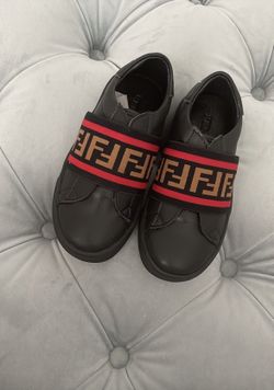 Kids Shoes Size 8/9 Toddlers 