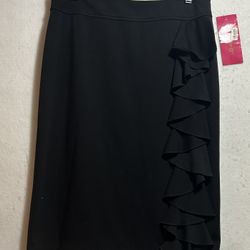 Sunny Leigh Black Knee Length Skirt Side Zip Front Ruffle Size 12 Rear Split