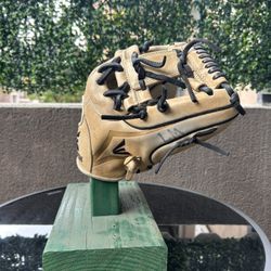 Easton Baseball Glove Size 11.25