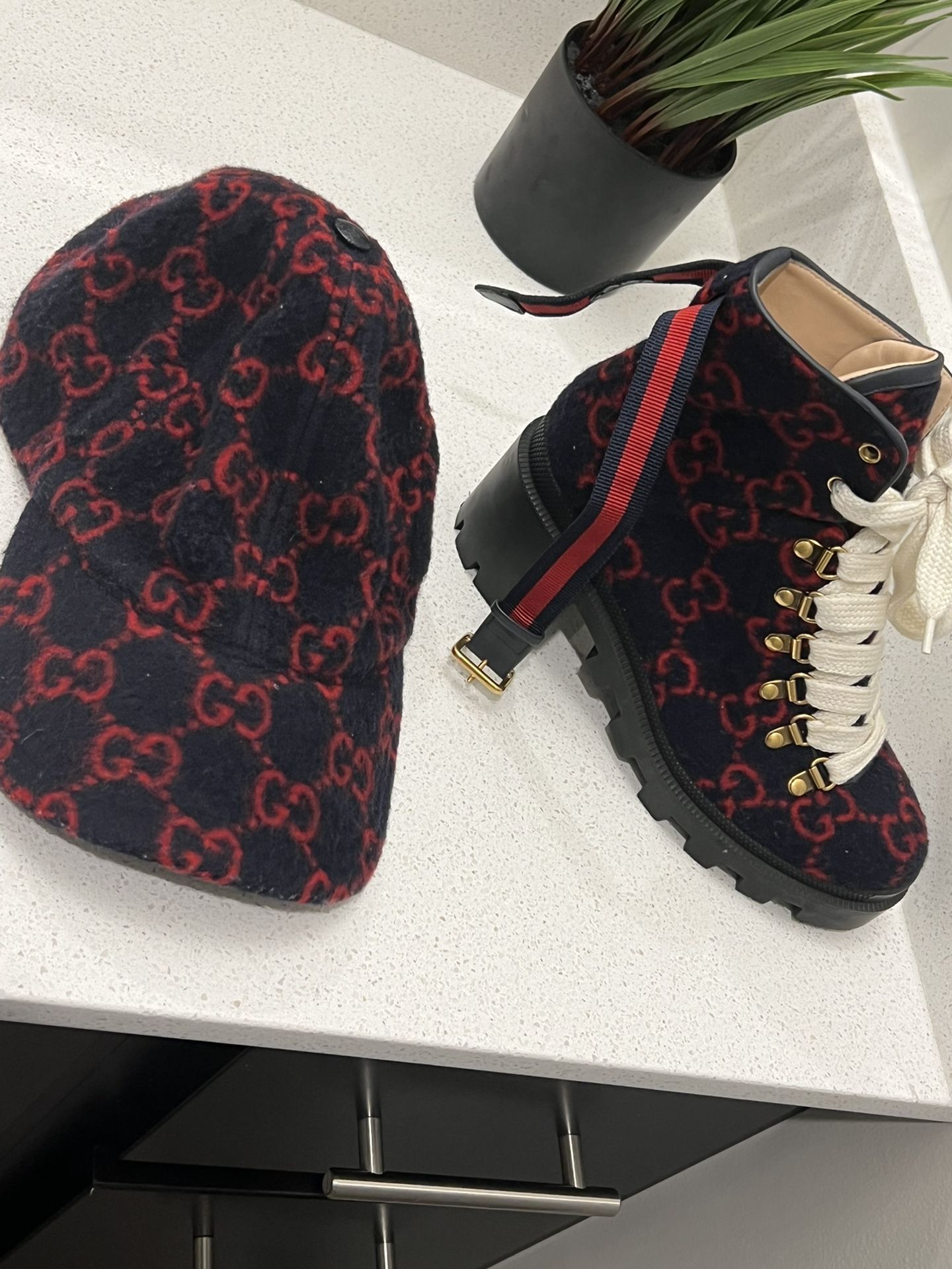 Gucci Ankle Boots With Hat To Match 