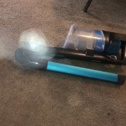 Shark Vacuum Cleaner / Aspirateur 40$$ Obo