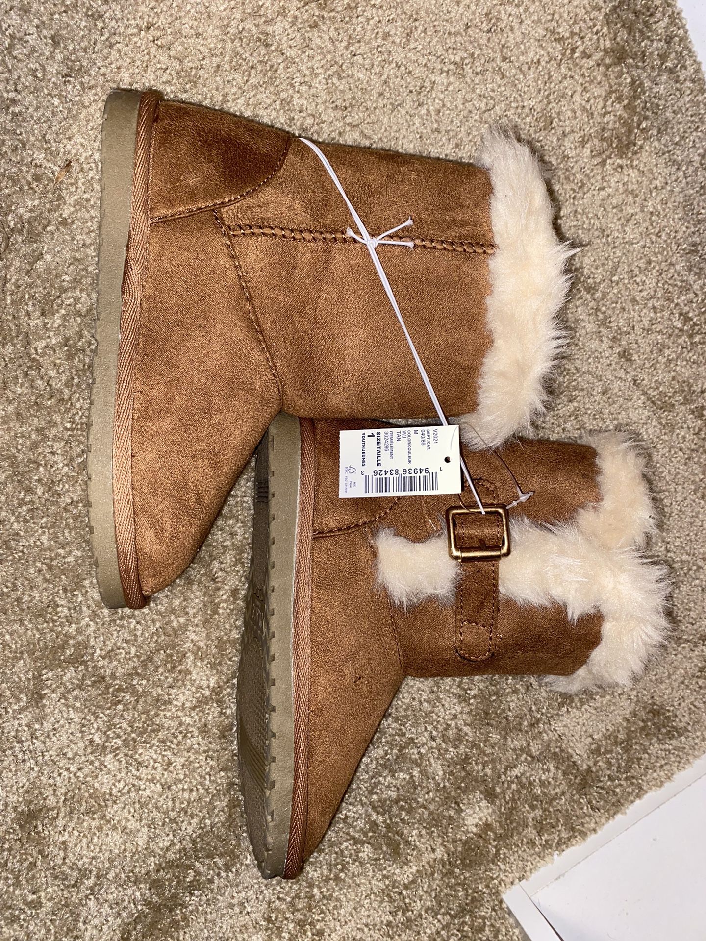 Girls Fur Boots Size 1