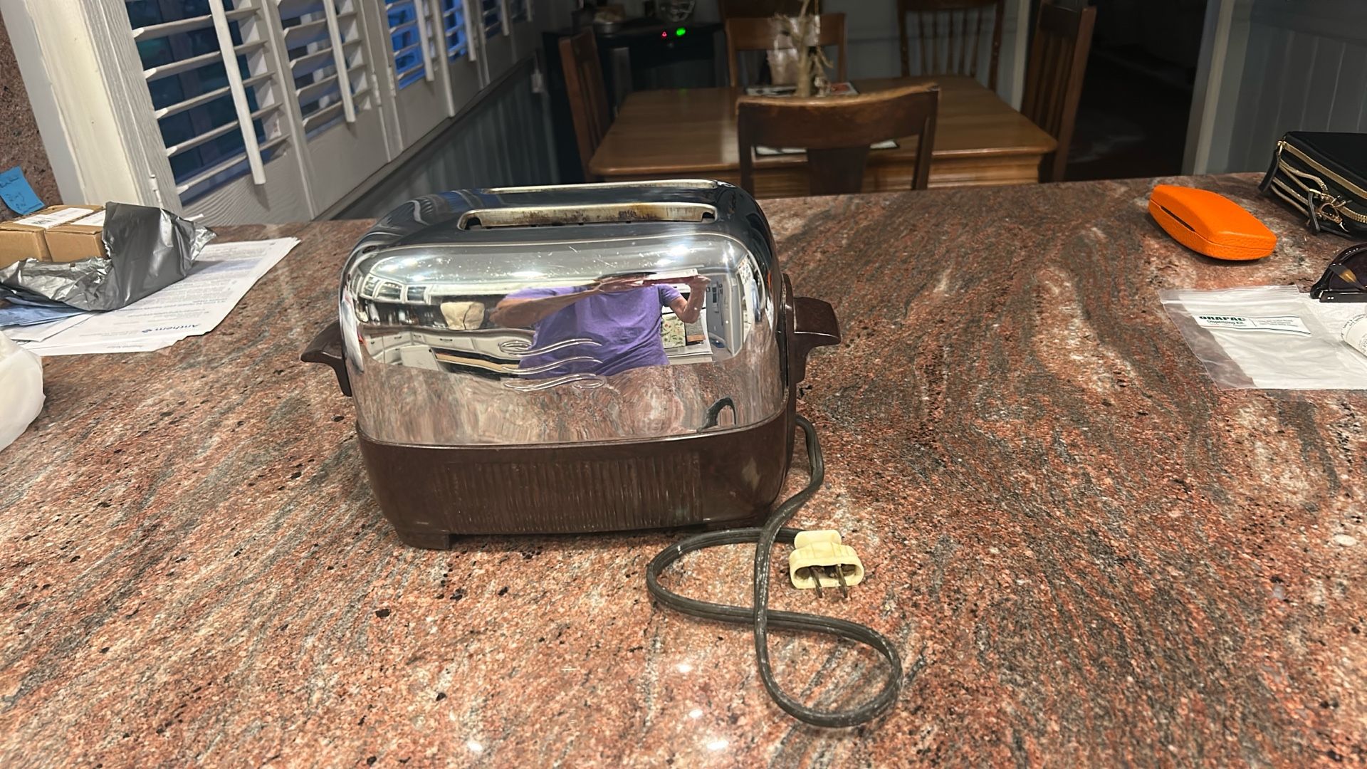 Vintage GE 1940’s Two Slice Toaster USA , Brown Base.