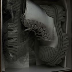 Stylish boots for sale, fit US size 7.5–8.