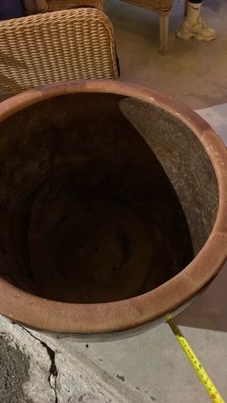 Ceramic pot