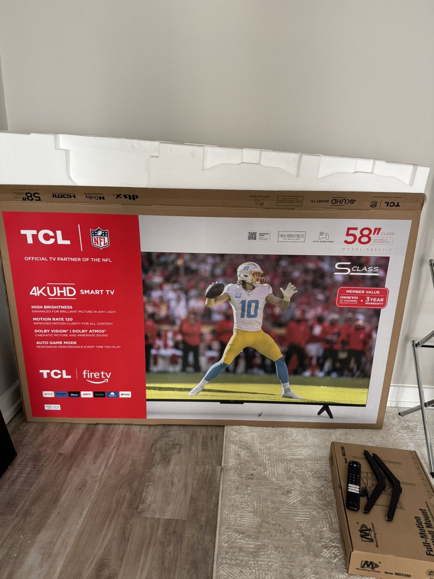 58 “ TCL TV 4KUHD Smart tv