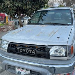 1999 Toyota 4Runner Hood 
