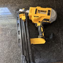 DEWALT 20V MAX XR Lithium-Ion Electric Cordless Brushless 2-Speed 21° Plastic Collated Framing Naile