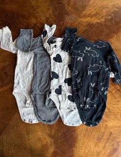 Long-Sleeved Onesie Bundle - 18 months