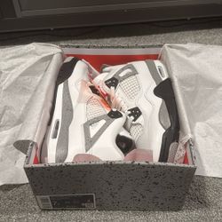 $175 Sz:7Y White Cement 4s 