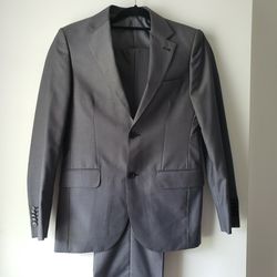 2-Piece Gray Suit 32R by Alberto Verdi