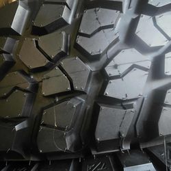 4 BFG LT255-75R17 $1350