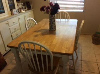 Farmhouse kitchen dining table 4 chairs.