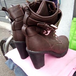 Lady's Boots "Guess"