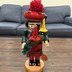 Beautiful Steinbach Nutcracker #S973, Chubby Scottish Bagpiper
